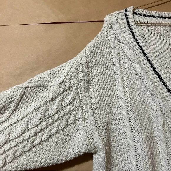 Taylor Swift | Folklore Cardigan Sweater Stars Cable Knit Button Front Size M/L - Picture 7 of 12